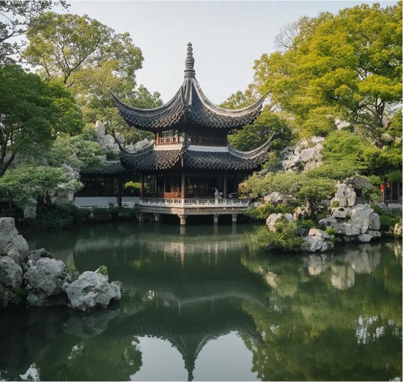 鹤岗南山旅行餐饮有限公司